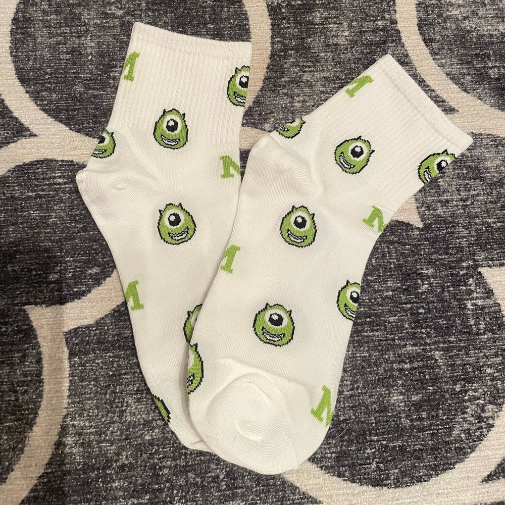 2/$15 Mike Wazowski Socks Disney World Disneyland Minnie Donald Sulley Daisy M…
